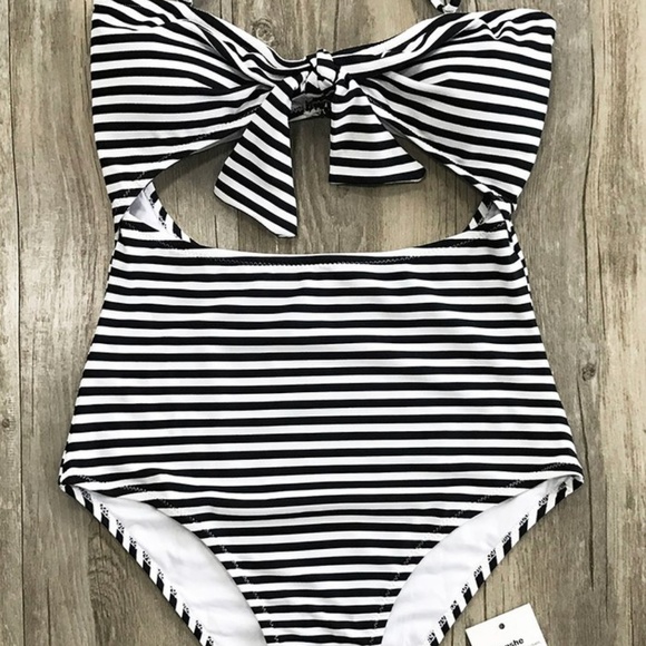 Cupshe Other - NWT Cupshe One-Piece Swimsuit sz L
